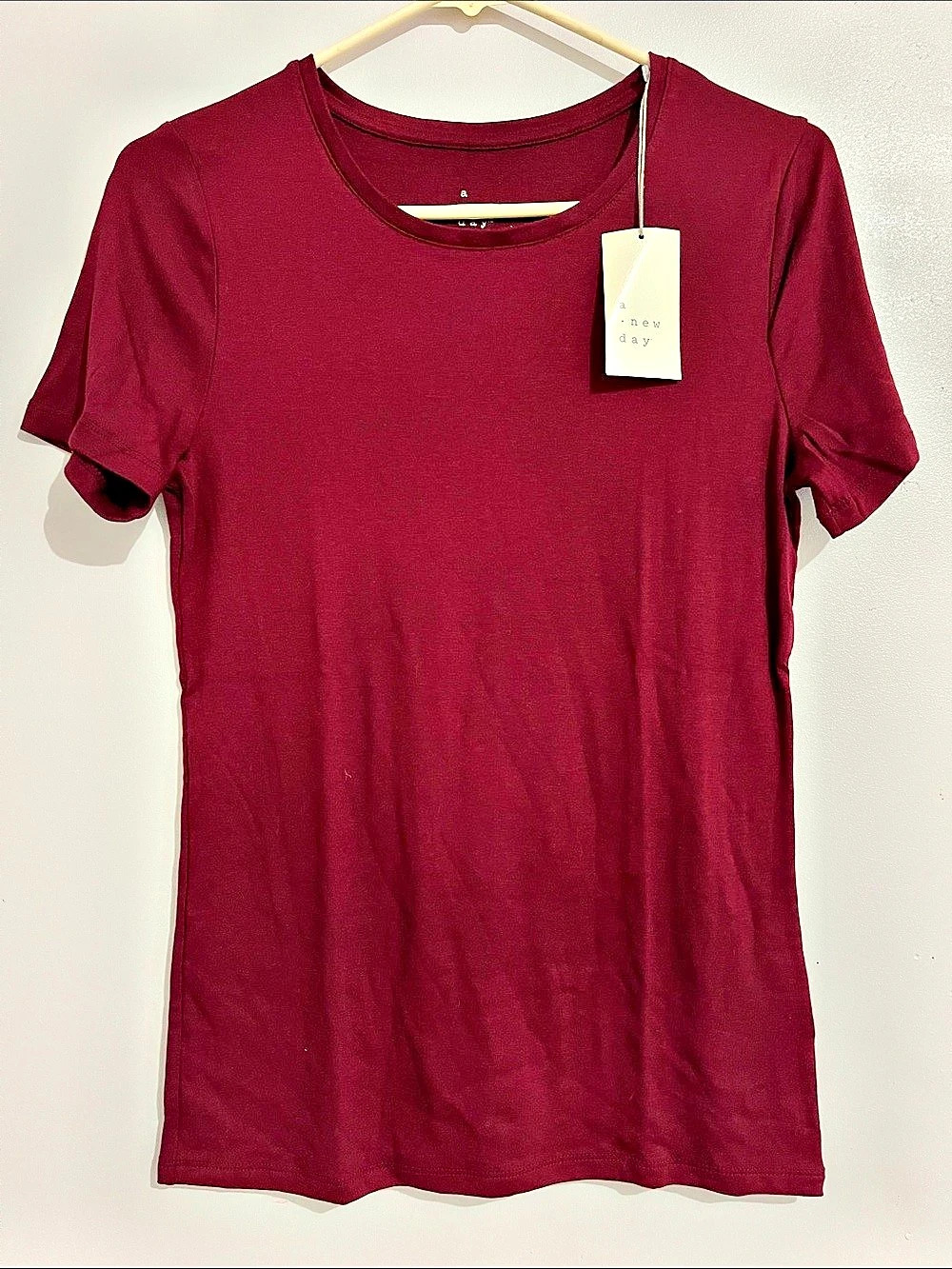 a new day Women's Short Sleeve T-Shirt Short Sleeve Tee in Red Medium New